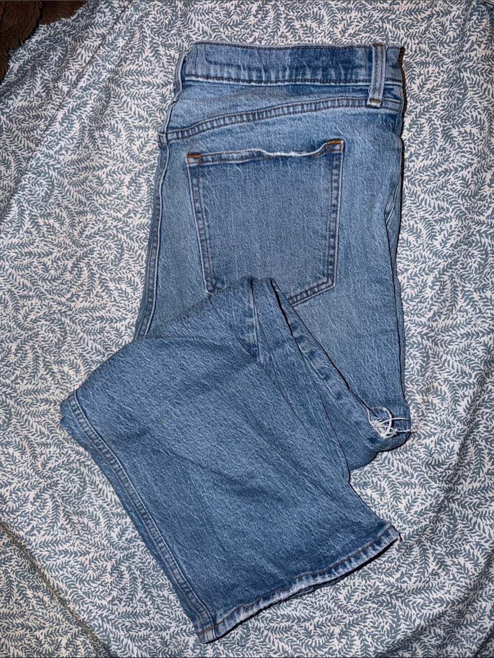 Abercrombie & Fitch Medium Blue Straight-Leg Women's Jeans